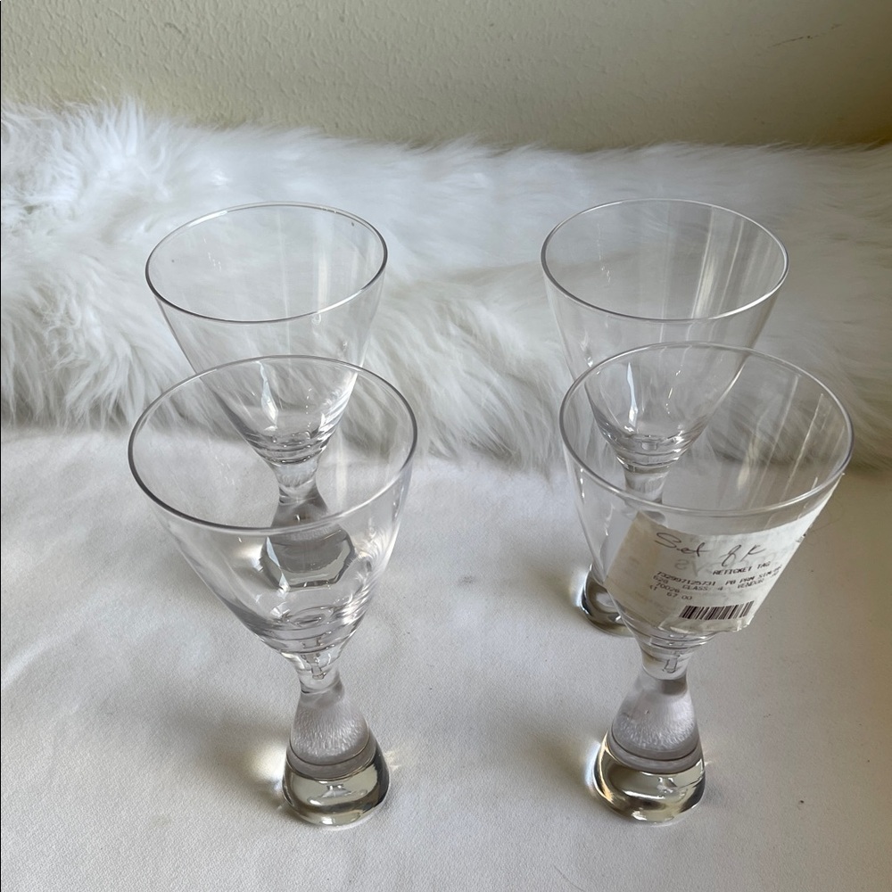 Hotel Collection Plateau Set of 4 Cocktail Glasses.